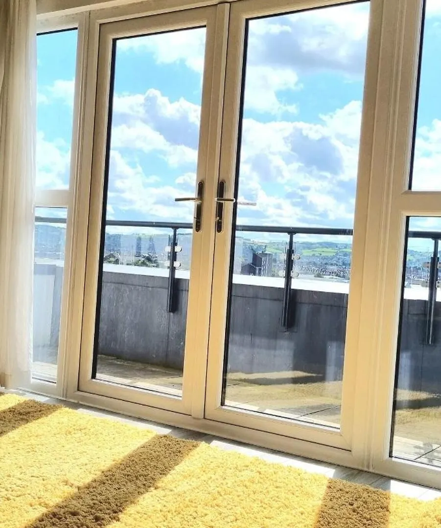 Sandford Penthouse Μπέλφαστ 0*,